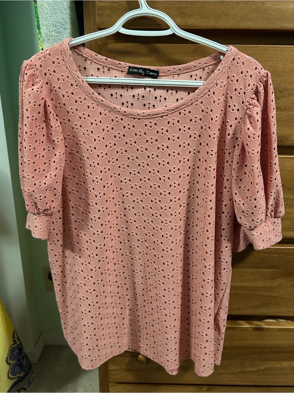 🩷 Kim & Cami Rose Eyelet Puff Sleeve Top